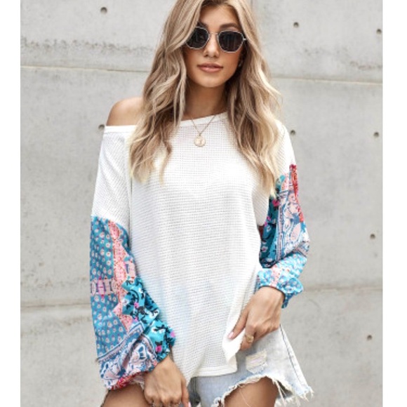 Blossom Contrast Swiss Dot Knit Top - Picture 9 of 16